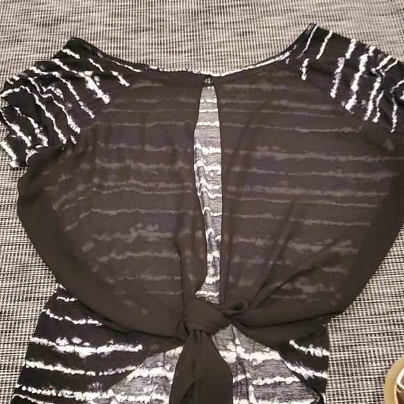 Express Open Back Sheer Top. M.   C - Picture 3 of 4